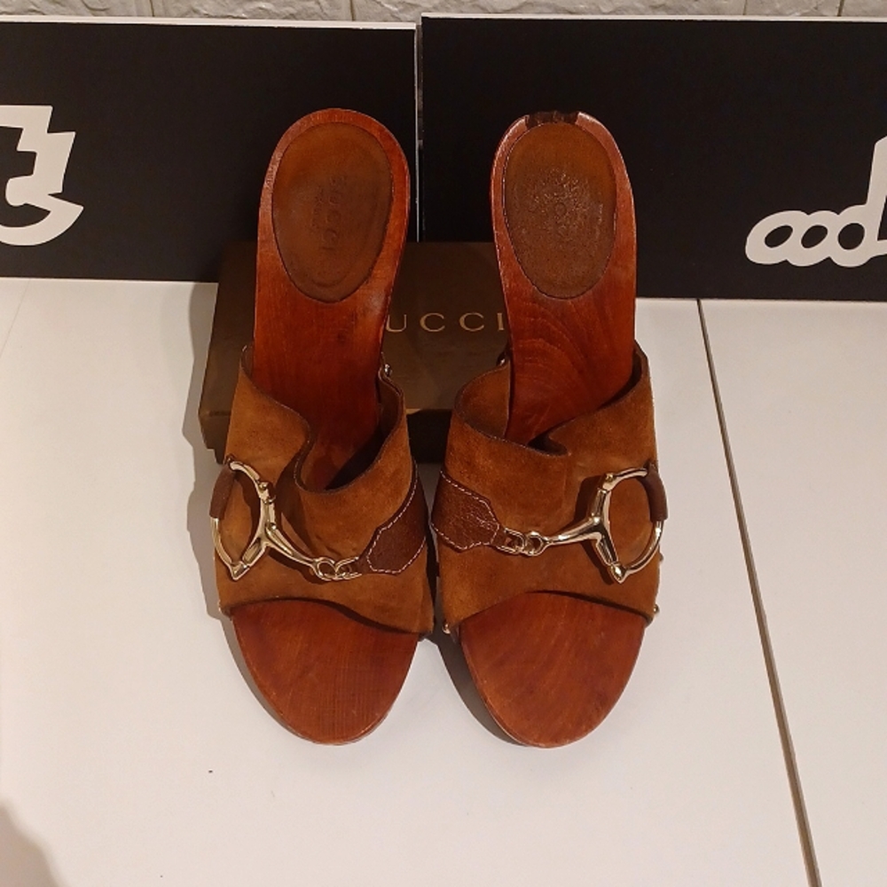 Gucci leather clogs